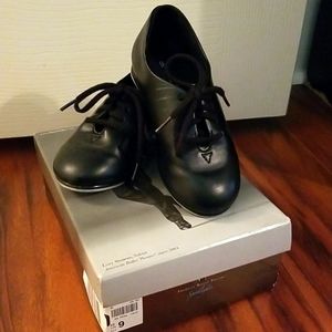 Toddler boys size 9 used tap shoes